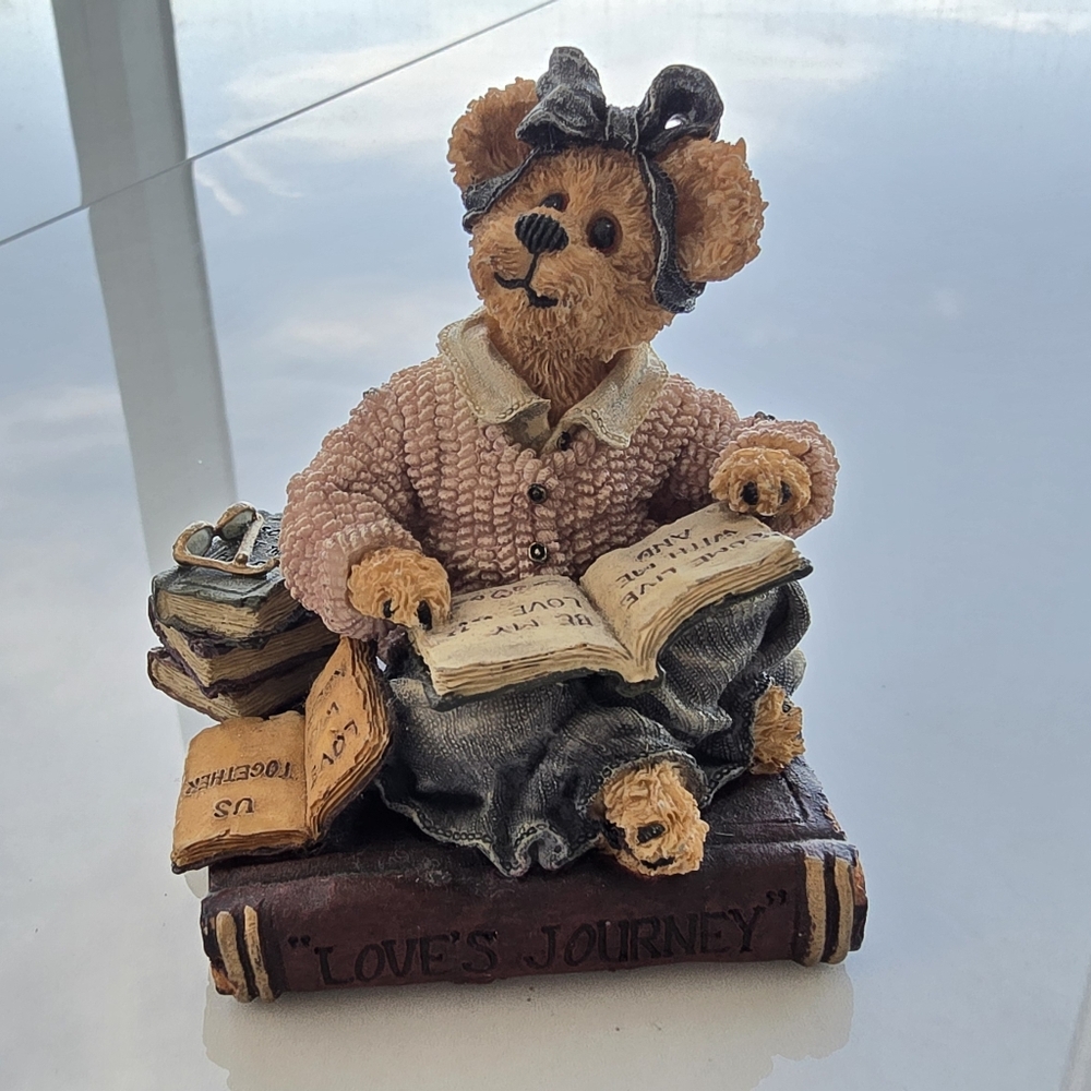 Boyds Bears And Friends Figurine - Victoria Lynn Great Escapes - Bear With Books